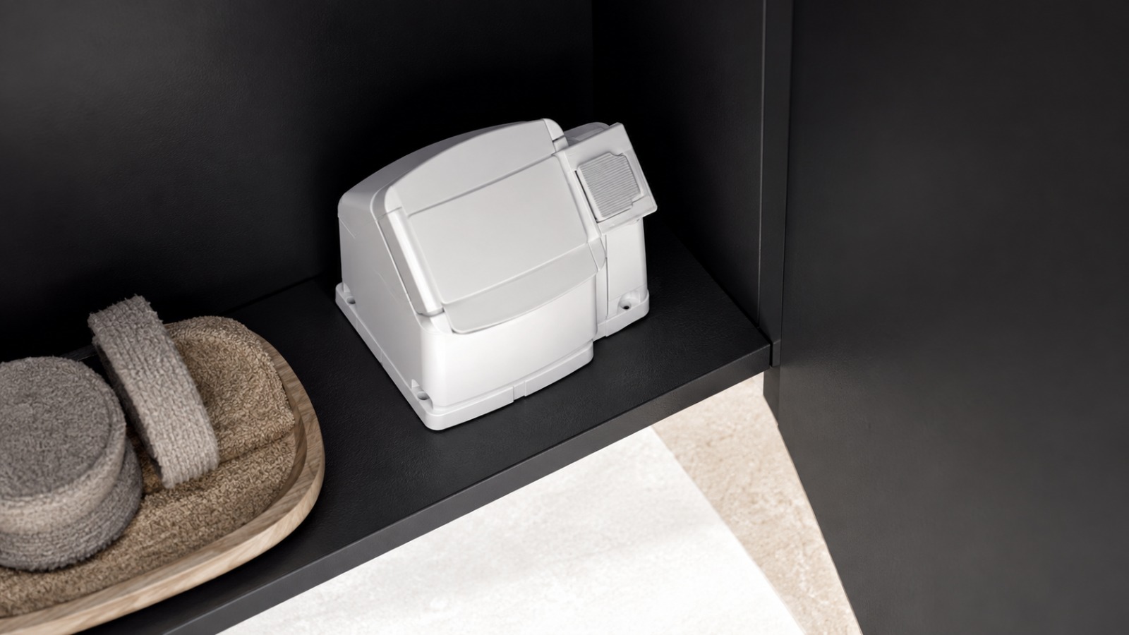 Miranada Cabinet Socket